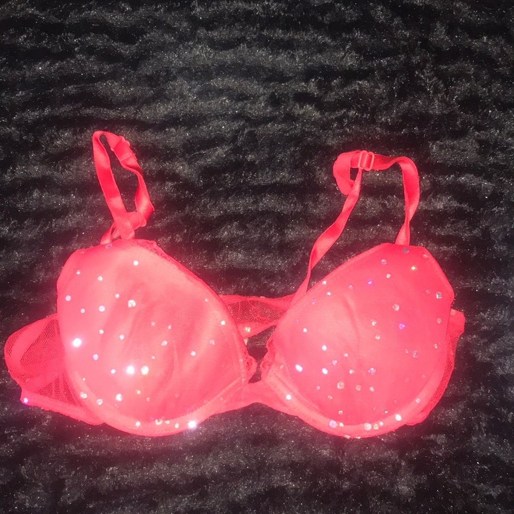 A red Bra
